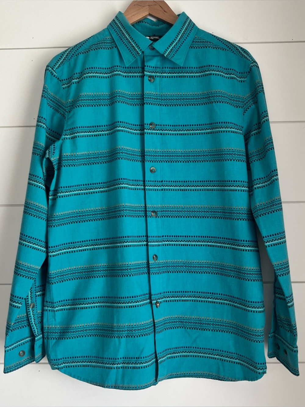 The North Face long-sleeve, button-up shirt Teal Aztec pattern Men’s Size Medium
